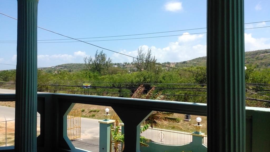 Hotel Tropik Leadonna Montego Bay Dış mekan fotoğraf