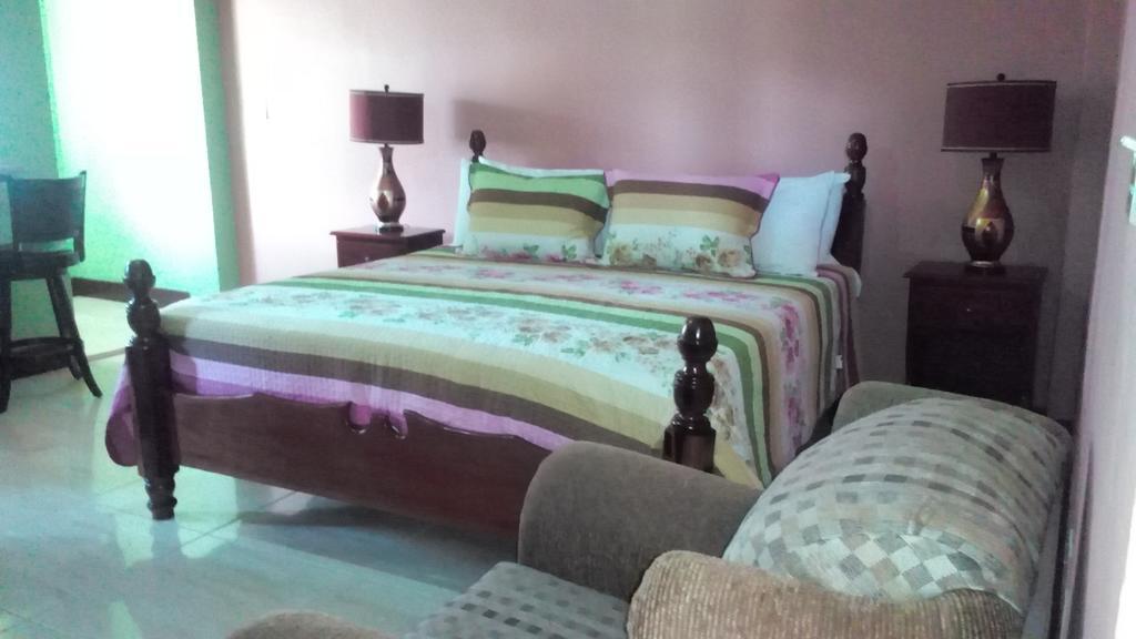 Hotel Tropik Leadonna Montego Bay Dış mekan fotoğraf