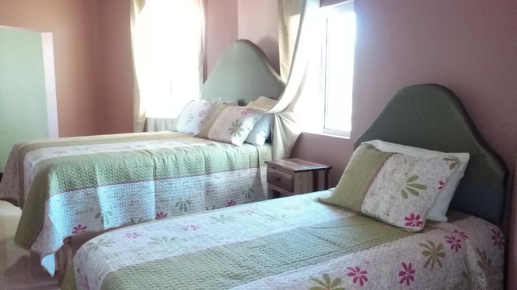 Hotel Tropik Leadonna Montego Bay Oda fotoğraf