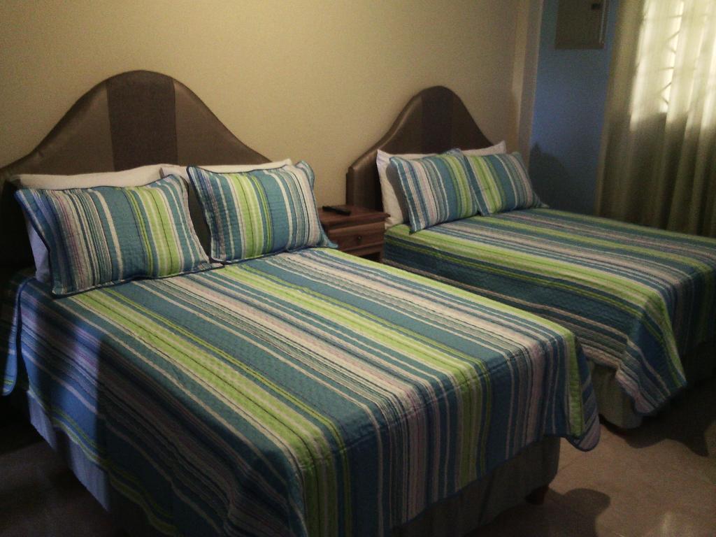 Hotel Tropik Leadonna Montego Bay Oda fotoğraf