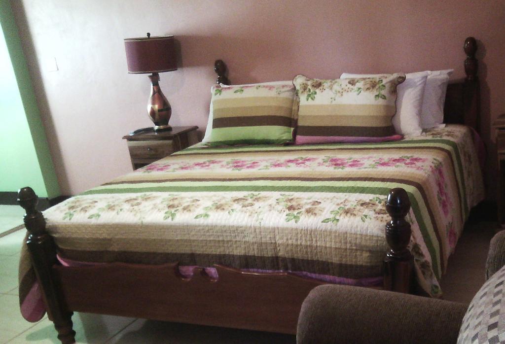 Hotel Tropik Leadonna Montego Bay Oda fotoğraf