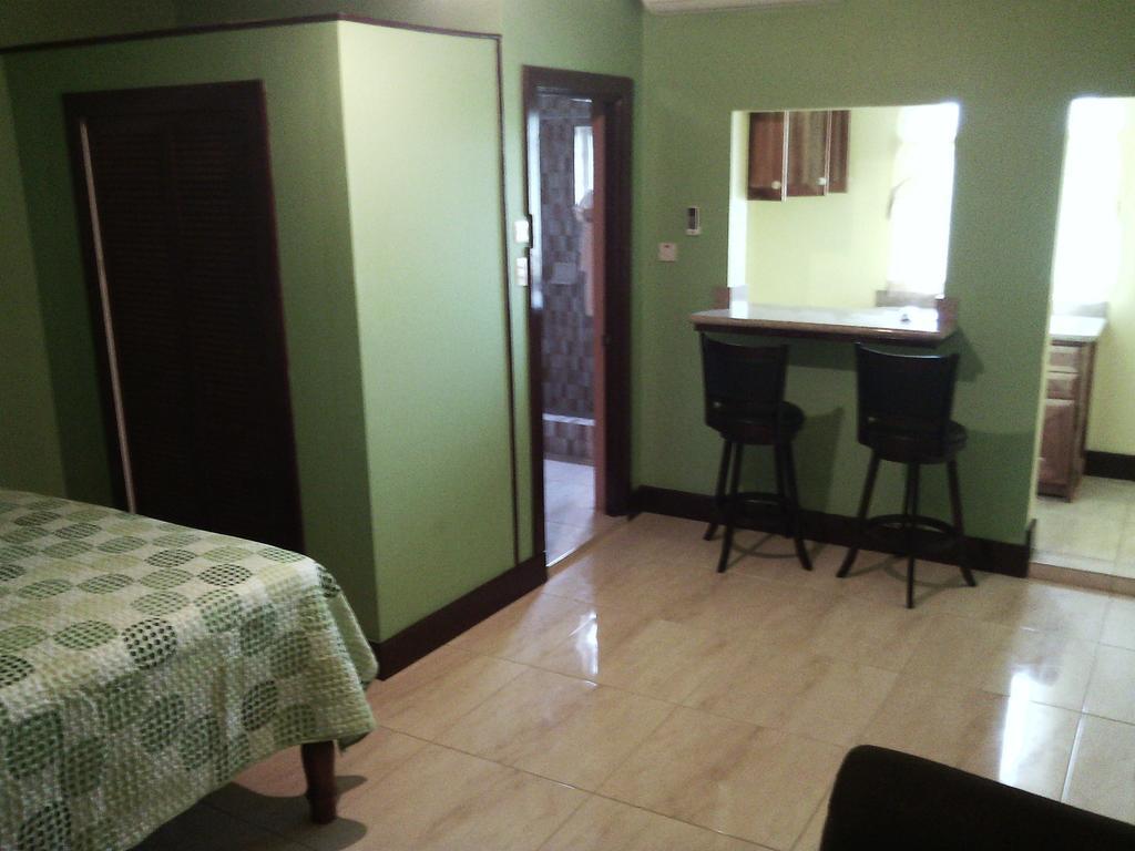 Hotel Tropik Leadonna Montego Bay Oda fotoğraf