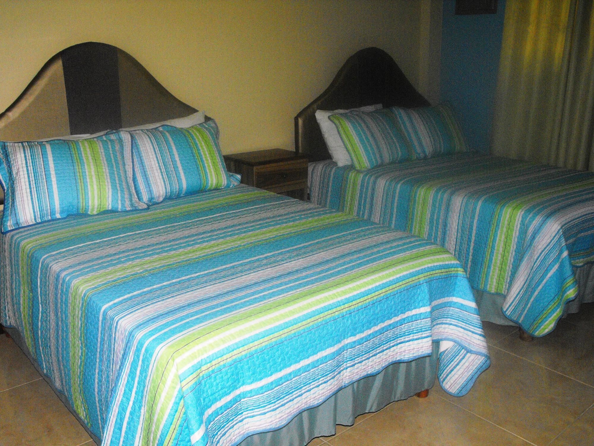 Hotel Tropik Leadonna Montego Bay Dış mekan fotoğraf