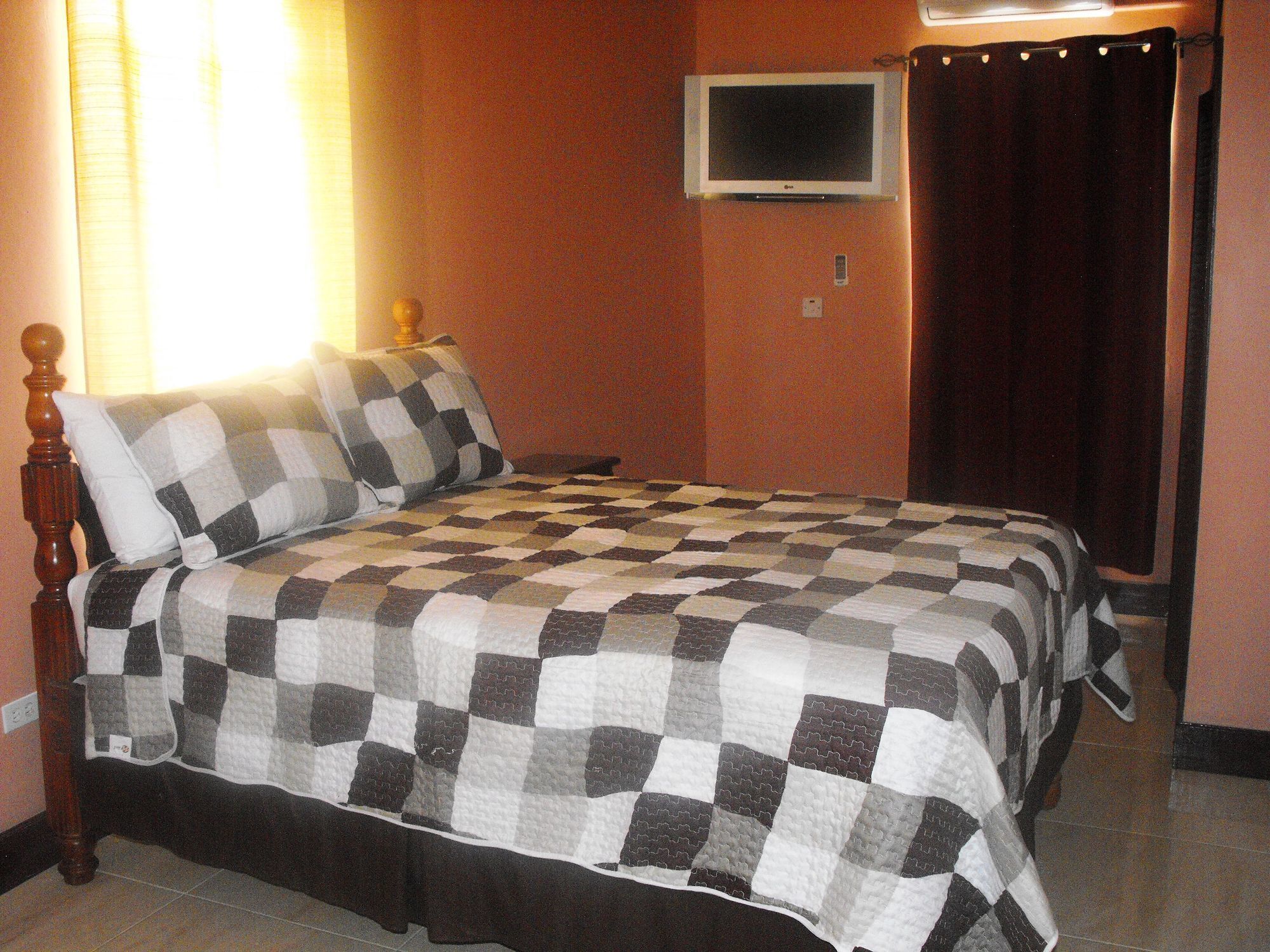 Hotel Tropik Leadonna Montego Bay Dış mekan fotoğraf